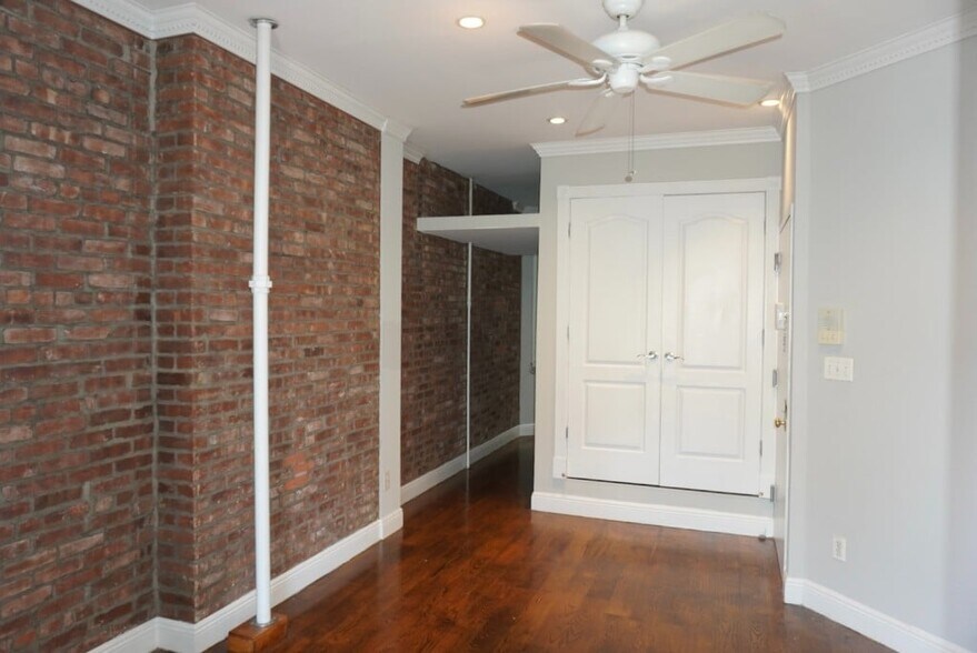 Building Photo - 697 Tenth Ave (47th & 48th Ave), #2FS