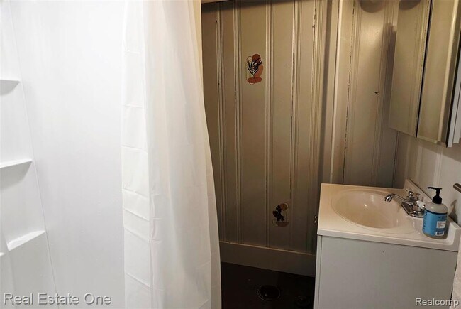 Building Photo - 4217 Crooks Rd