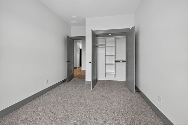 Building Photo - BRAND NEW TOWNHOME IN AMMON IDAHO 3 BED 2.5 BATH WITH 2 STALL GARAGE