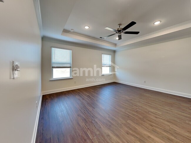 Building Photo - 15732 Thomas Rd