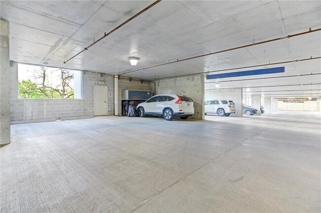 Building Photo - 603 Davis St