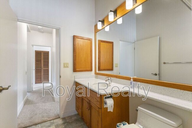 Building Photo - 2910 Nanihale Pl