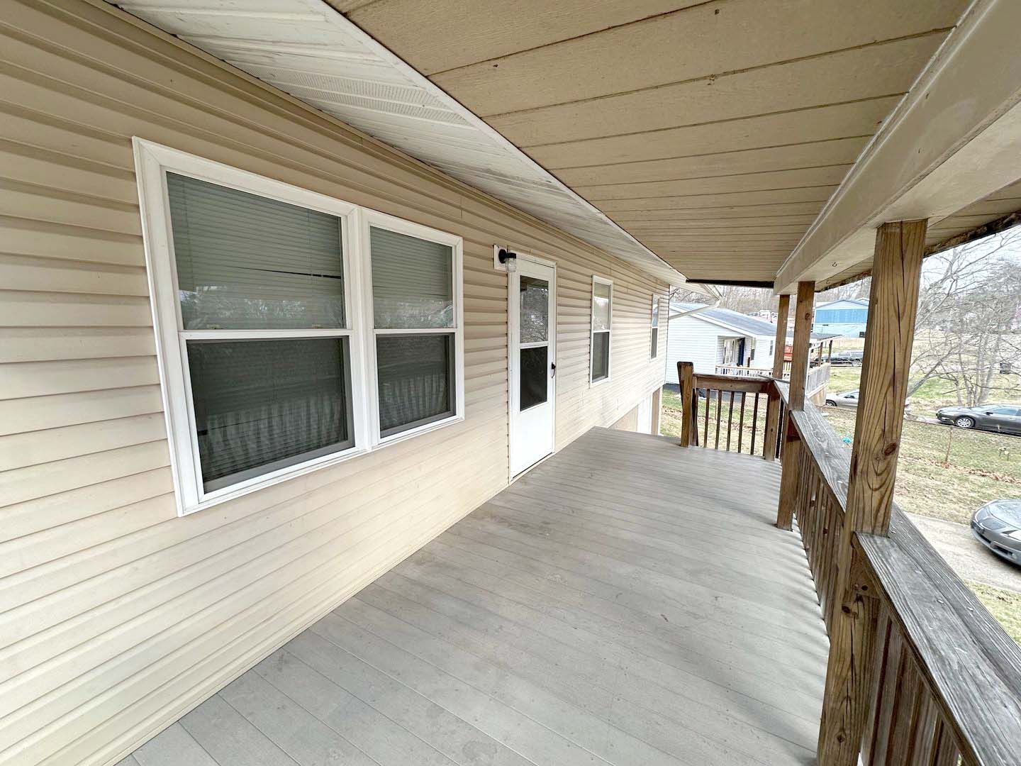 Building Photo - 3028 Meadowview Dr