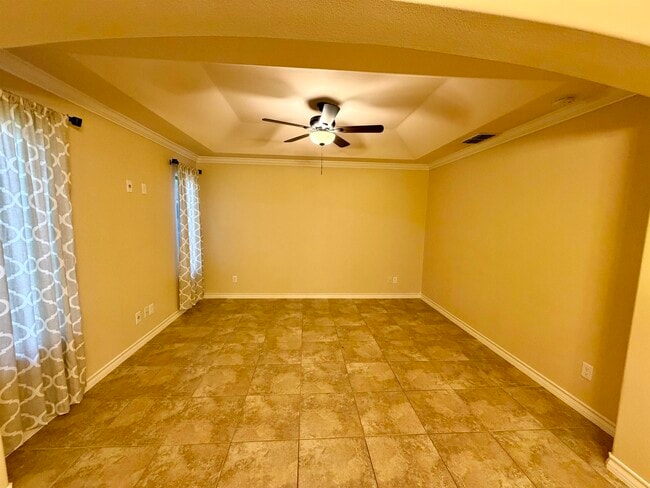 Building Photo - 420 Sabal Loop