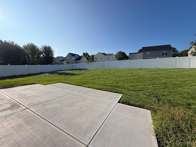 Building Photo - 7801 Livingston Dr