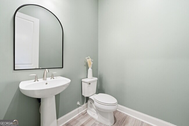 Building Photo - 732 Bridgeview Dr
