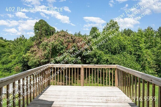 Building Photo - 402 Beaumont Cir