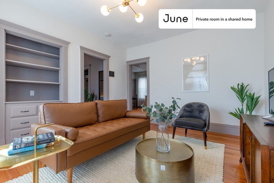 Building Photo - Room in Shared 3 bed/1 bath home