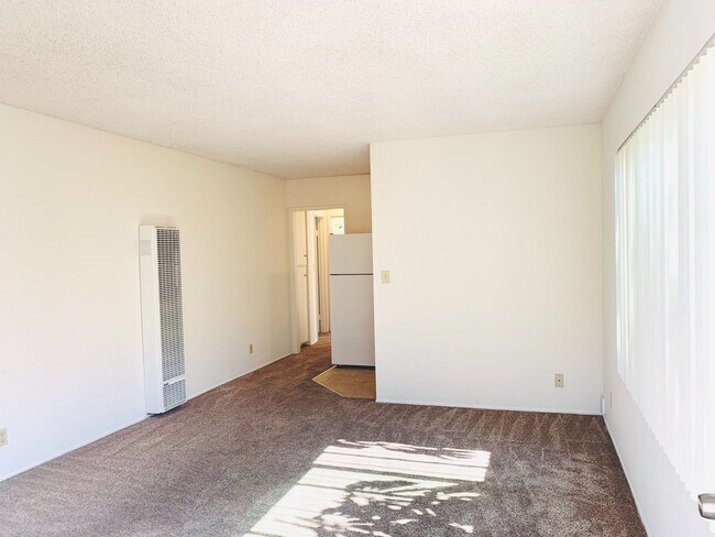 Building Photo - LIVE BY THE BEACH IN MISSION BEACH!  2BR/1...