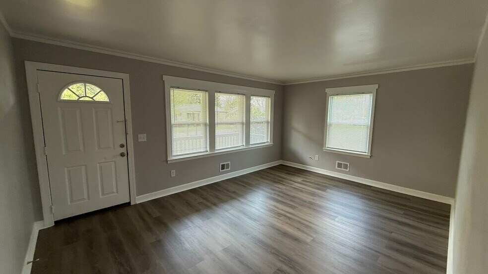 Living Room - 110 Gilliland Ave