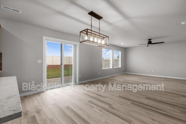 Building Photo - 11116 W Langit St