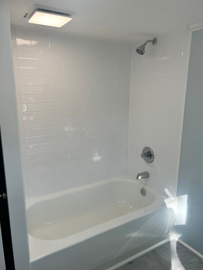 Building Photo - 164 Rabideau St