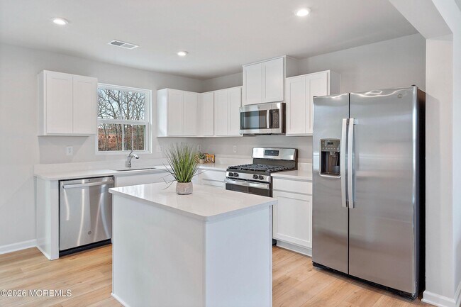 Building Photo - 602 Cyprus Ct
