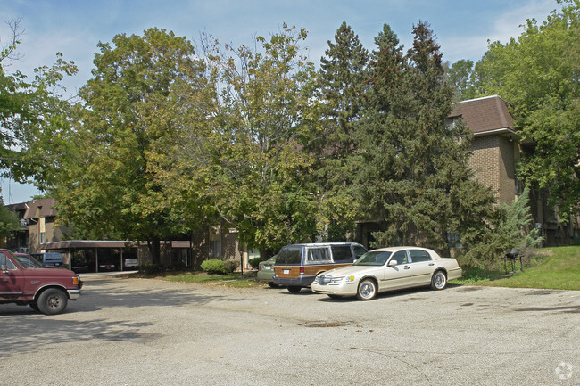 Parking Area - Breton Holiday Gardens