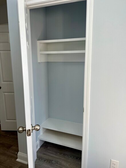 Building Photo - 609 37th Ave N