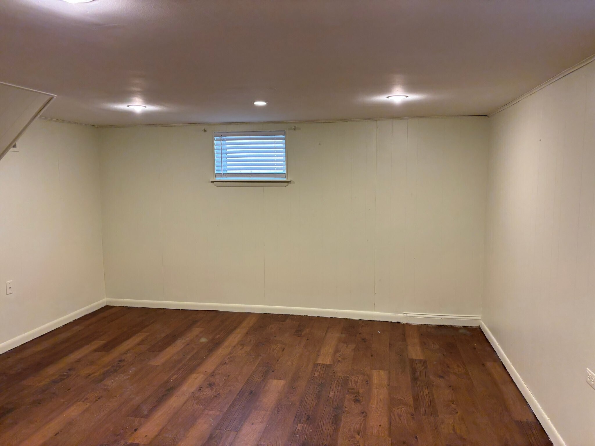 Building Photo - 6736 N Kimball Ave