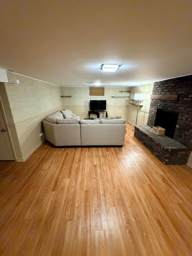 Building Photo - 137 Richard Ave