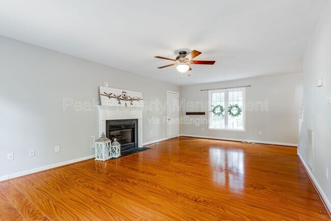 Building Photo - 5200 Parrish Creek Dr