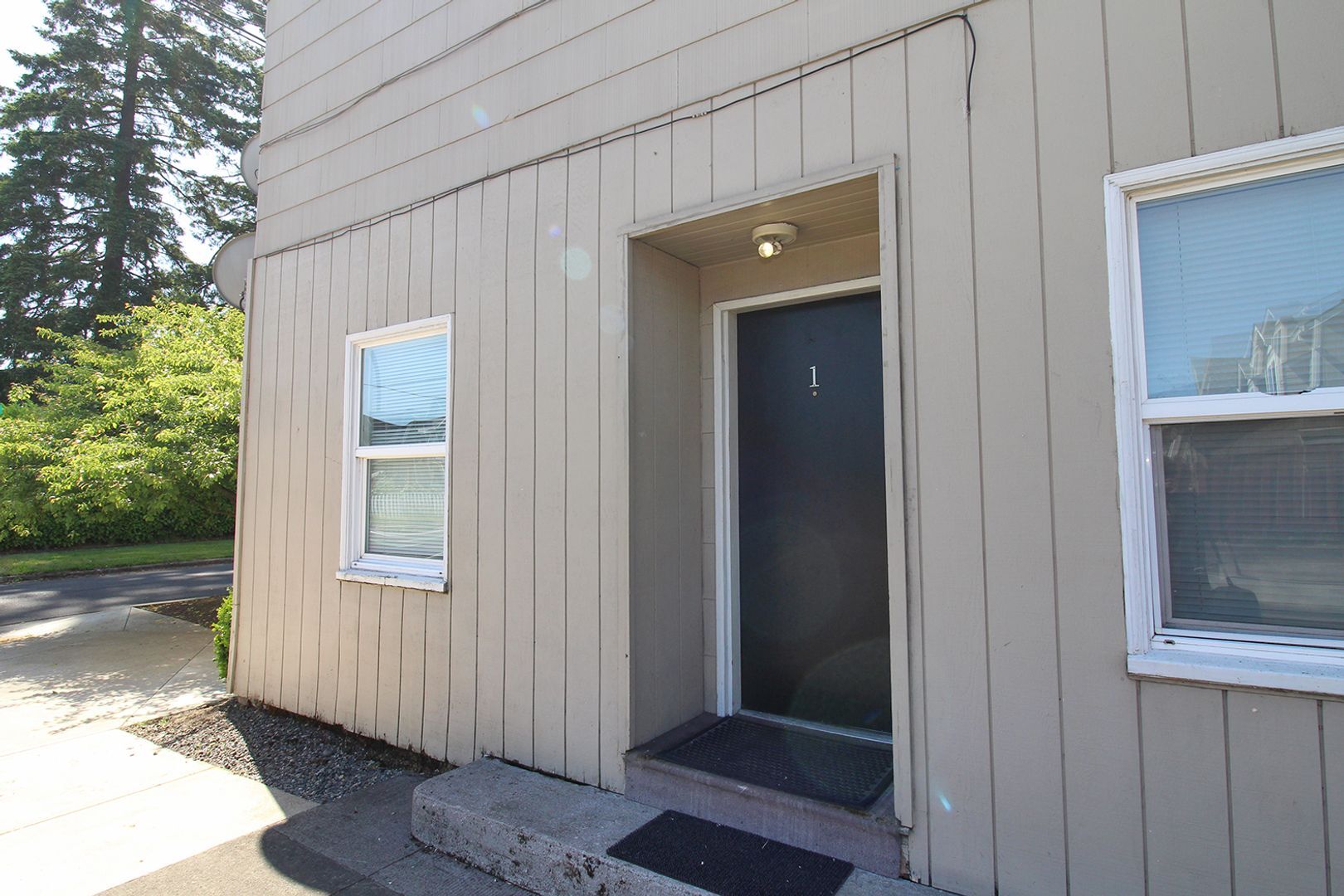 Building Photo - 7630 SE Woodstock Blvd