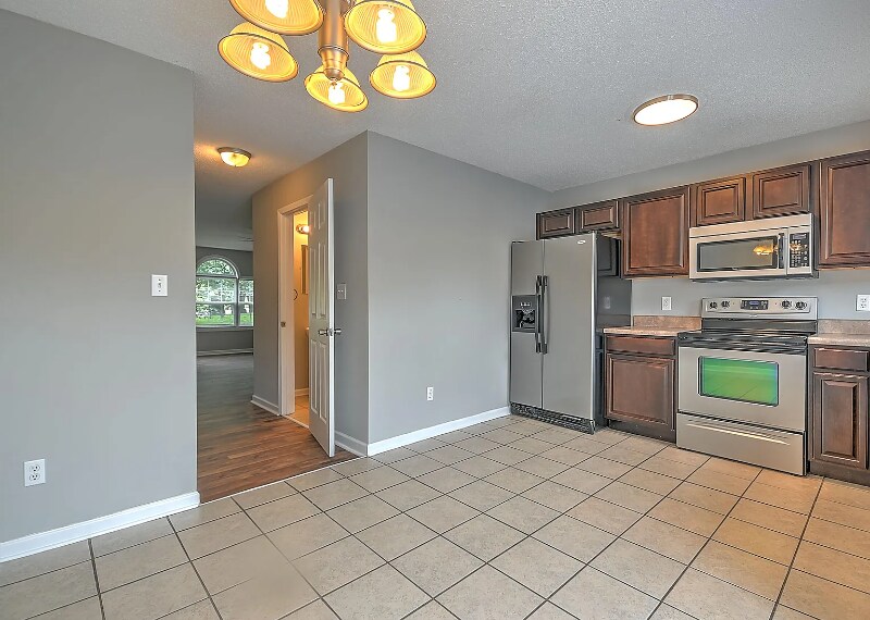 Building Photo - 134 Amanda Ln