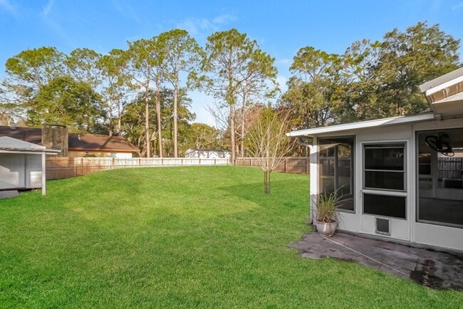 Building Photo - 2845 Collins Ave