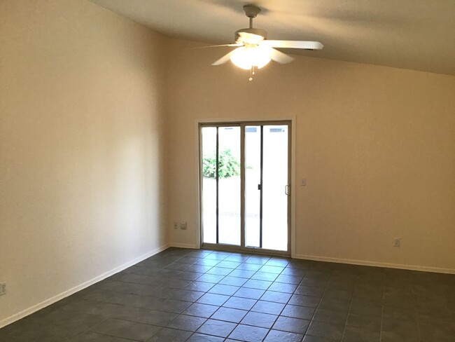 Building Photo - Rita Ranch- 3Bdrm/2ba nice Clean home-new ...