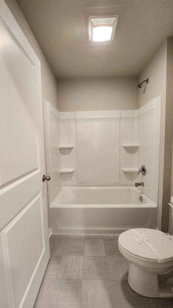 Building Photo - Modern 4BR Home Near Great Western Bike Trail | West Des Moines