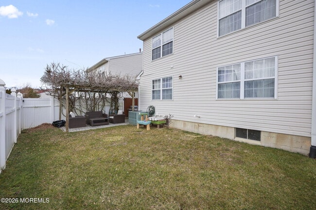 Building Photo - 10 Kinglet Ave