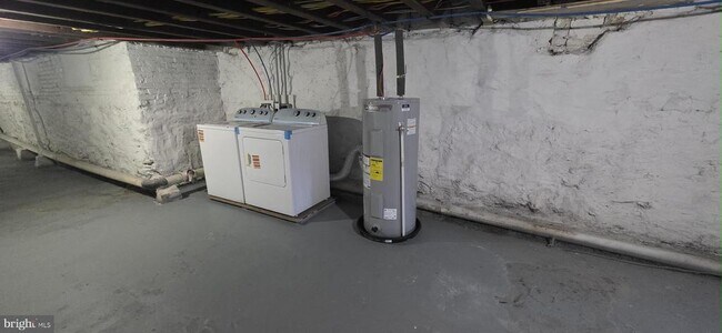 Building Photo - 5804 Haverford Ave