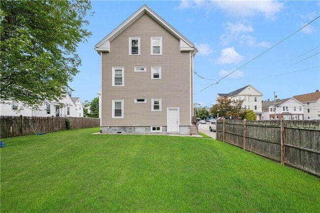 Building Photo - 117 Englewood Ave