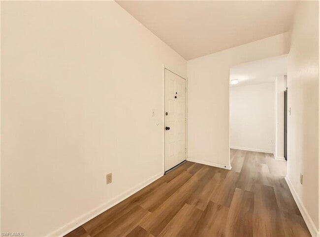 Building Photo - 1701 Courtyard Way