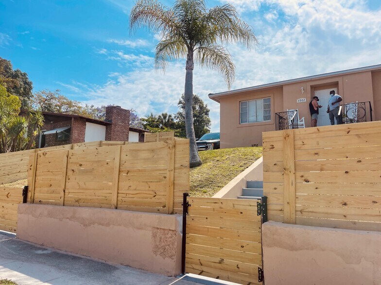 Building Photo - 3902 Westview Ave