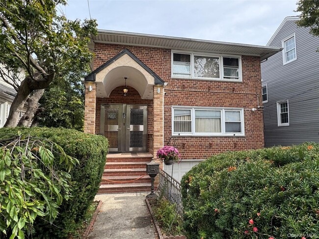 Primary Photo - 85-25 144th St