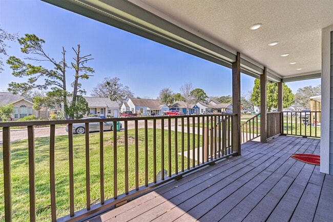 Building Photo - 611 Munger St