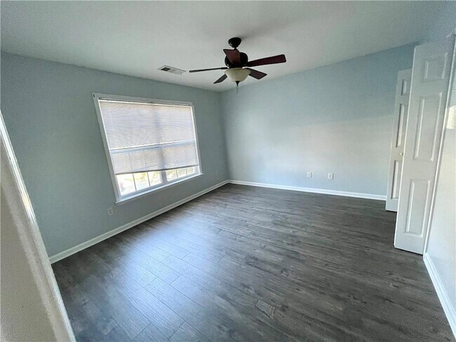 Building Photo - 400 Grayson Way