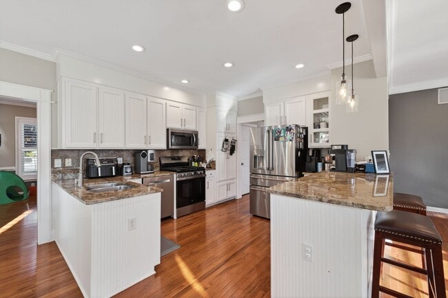 Building Photo - Elegant & Spacious Home Available in Church Point