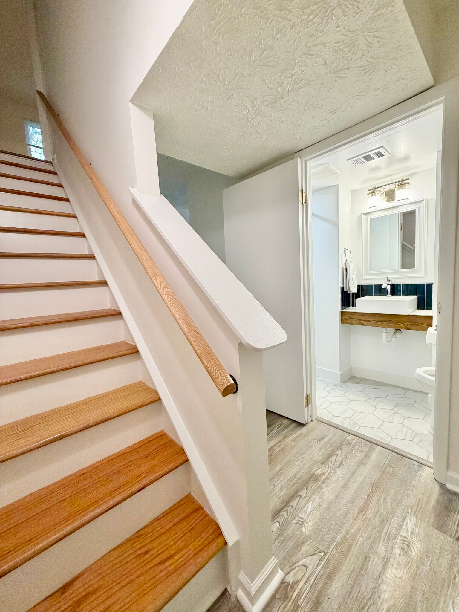 Building Photo - 2853 Middleboro Dr