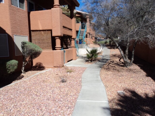 Building Photo - 882 Mesquite Springs Dr