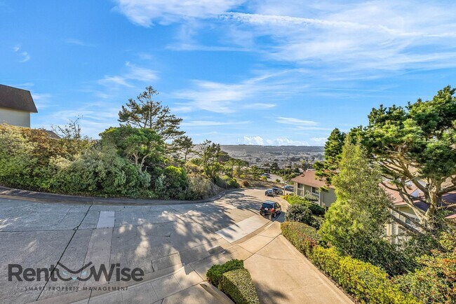 Building Photo - 963 Ridgeview Ct