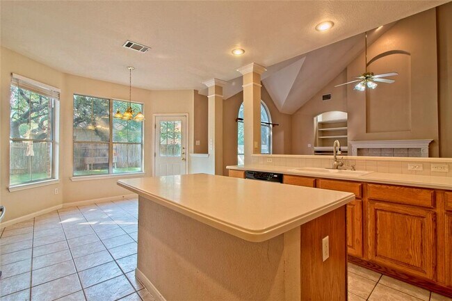 Building Photo - 8212 Fern Bluff Ave