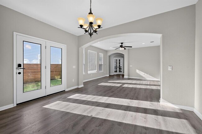 Building Photo - 5800 Baythorne Dr