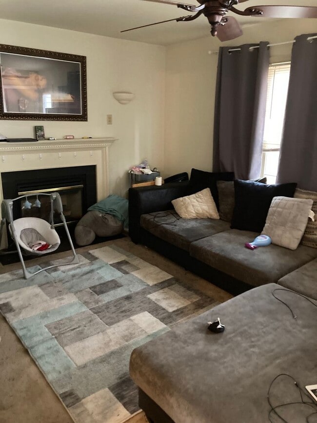 Building Photo - 4 BR/ 2.5 BA Spacious home in Chesterfield