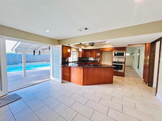 Building Photo - 2602 Killdeer Ln