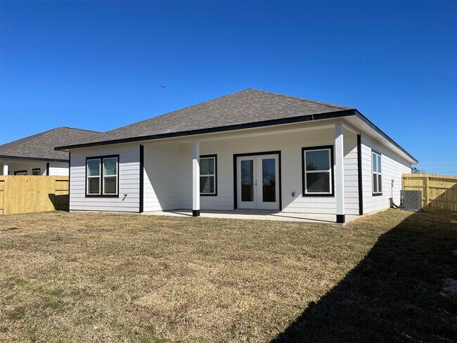Building Photo - 1055 Rd 5736