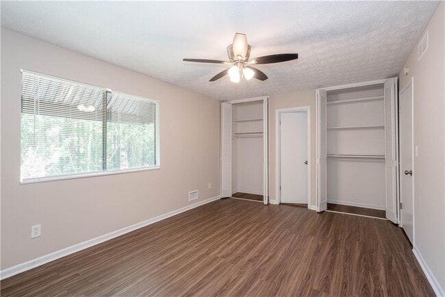 Building Photo - 2759 Shetland Ln NW