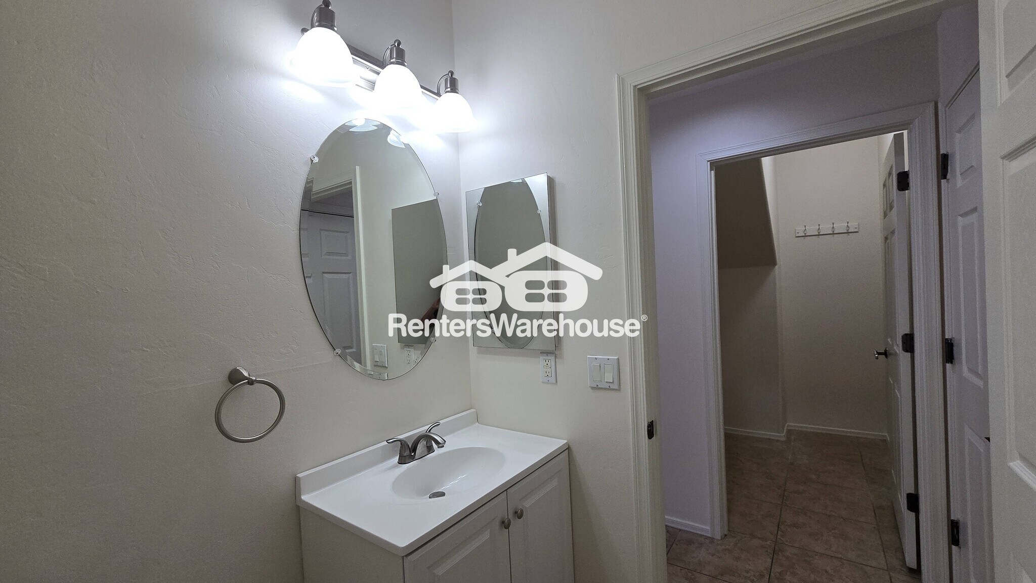 Building Photo - 1126 E Mt Shibell Dr