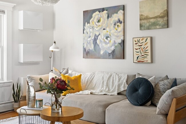 Building Photo - 32 Harvard St