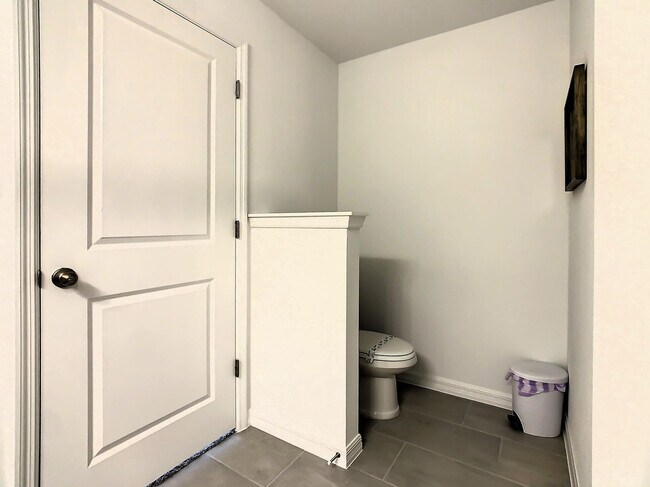 Building Photo - 820 Longboat Dr