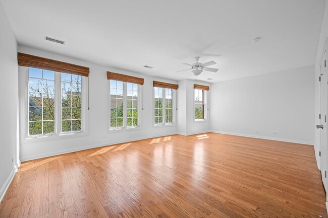 Building Photo - 1813 Admiral Ct