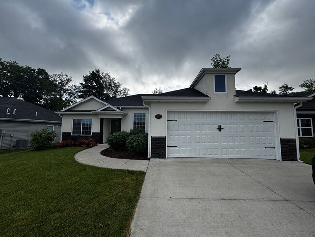 Building Photo - Single Family Home - Available For Rent!
